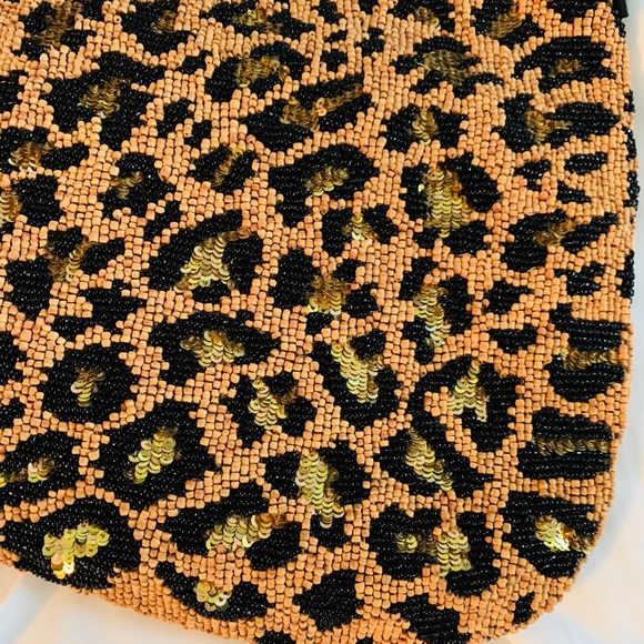 Auth ✅FENDI ❤️Beaded Shoulder Bag Oyster leopard👠 - Picture 9 of 10